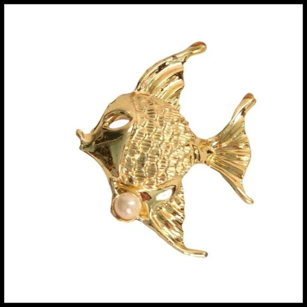 Vintage Fish Faux‎ Pearl Texturized Brooch Pin Gold Tone